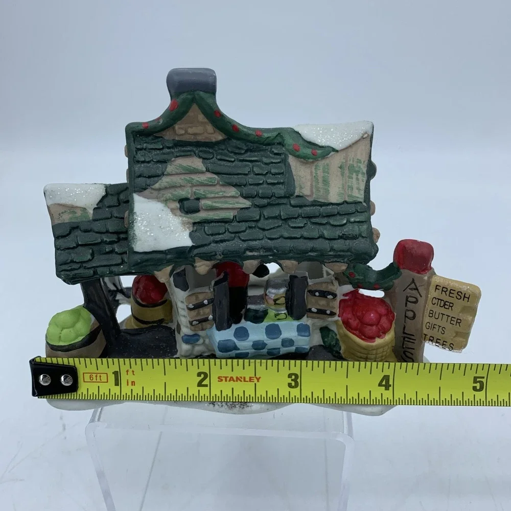 Vintage 2001 Cobblestone Corner Christmas‎ Village Apple Farm Stand Dollar Tree